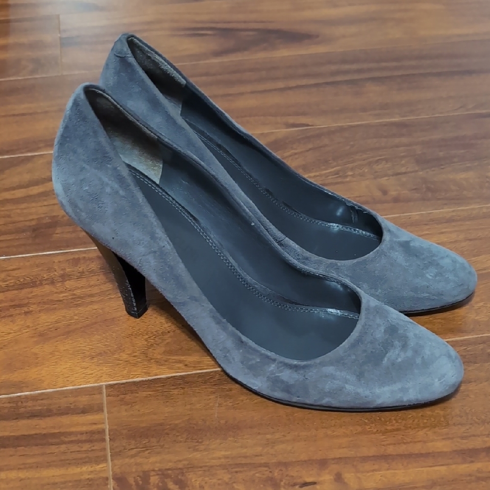 Enzo Angiolini Gray Suede Heels